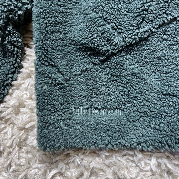 NWT Lululemon Scuba Oversized Sherpa Fleece 1/2 Zip, Pullover Hoodie - Picture 3 of 5